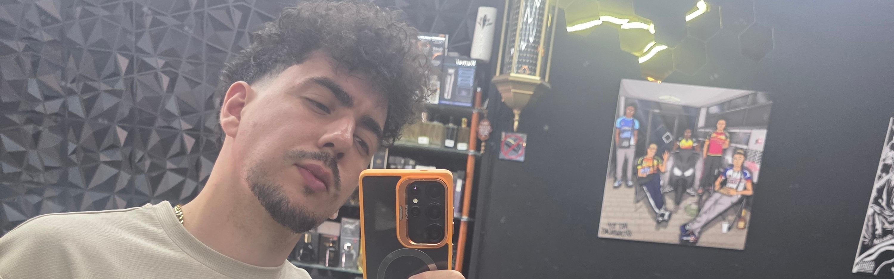 Ayoub Barbershop (Barbería / Peluquería de hombre)